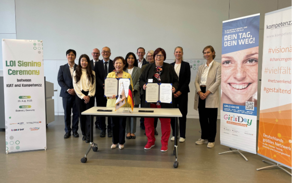 Gruppenbild mit Delegation aus S&uuml;dkorea