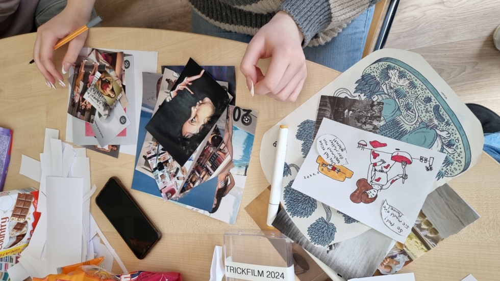 Girls'Day Teilnehmerin bei der Vorbereitung für einen Stop-Motion Film