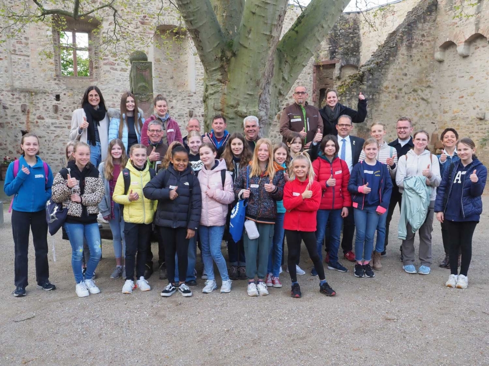 Gruppenbild mit Girls'Day-Teilnehmerinnen bei der Stadtverwaltung Eltville