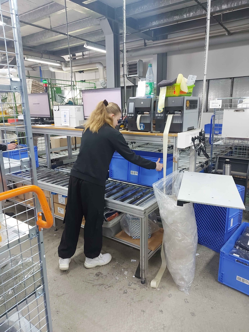 Girls'Day Teilnehmende in der Produktion