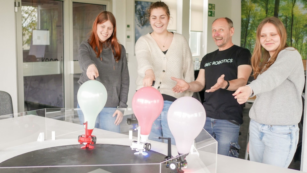Gruppenfoto bei BEC Robotics